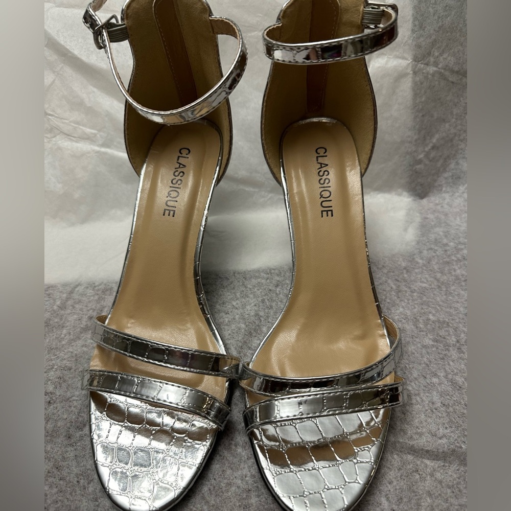 Classique 2 inch  silver snake skin type finish heels Size 8.5.